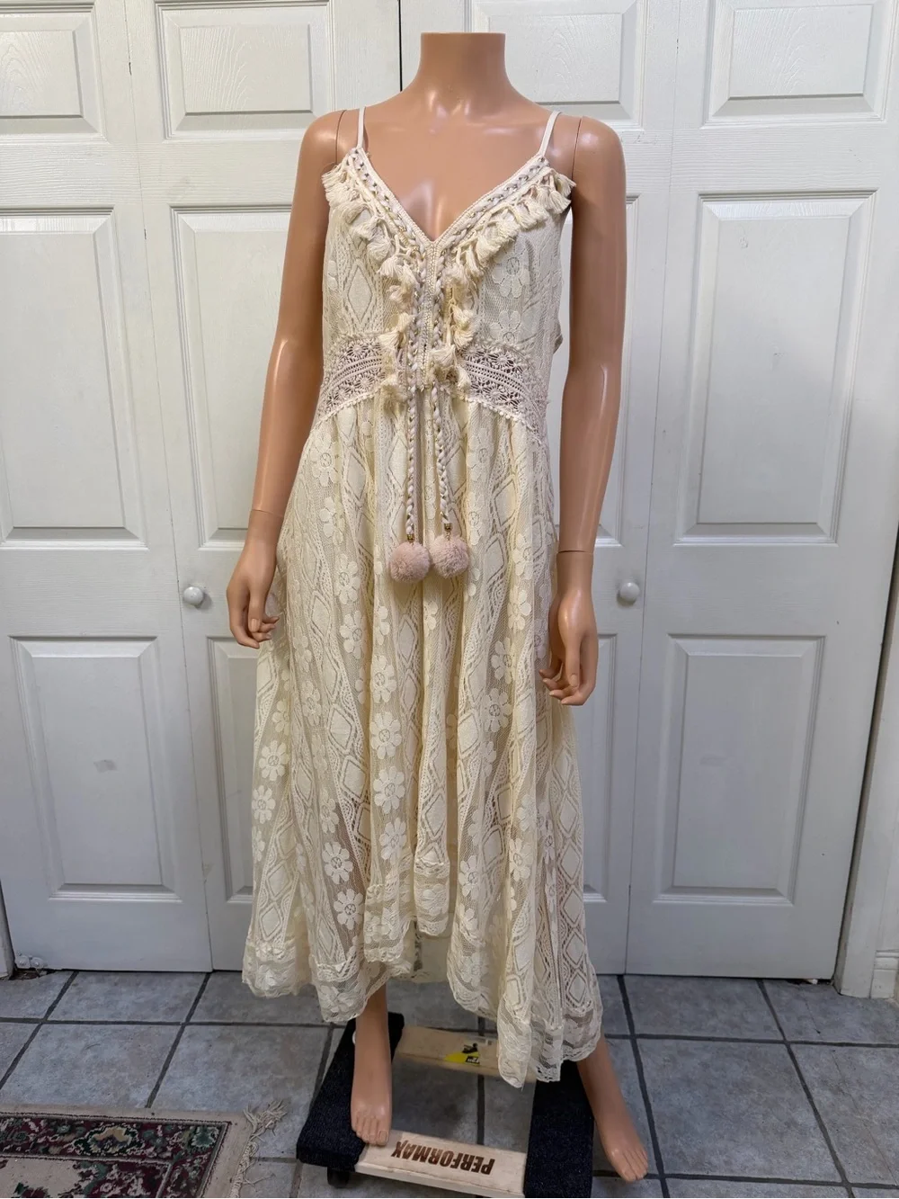 Cupshe Cream Crochet Lace Maxi Dress with Tassel Ties Size XL - Picture 3 of 16
